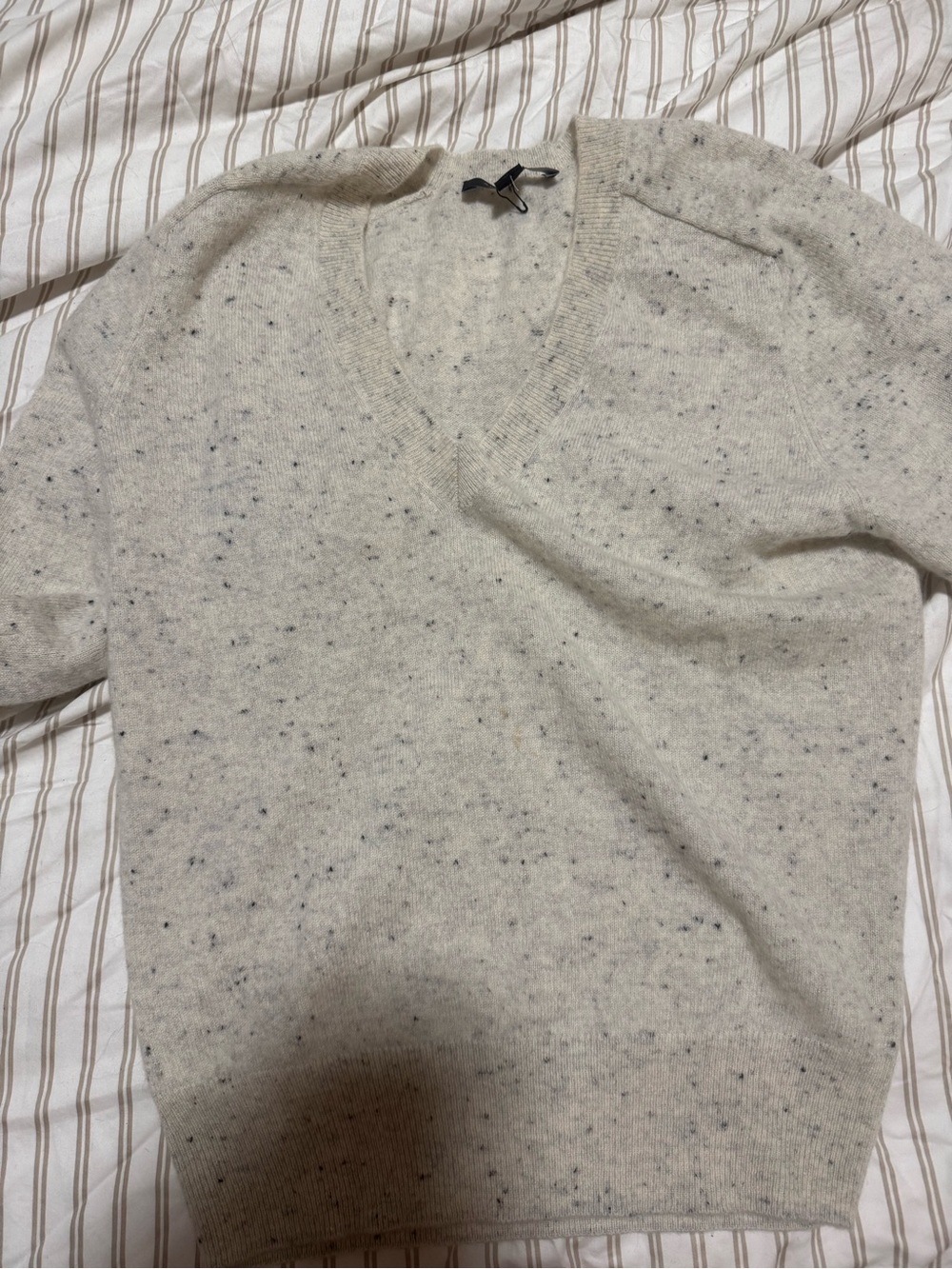 Ann Taylor Cream Speckled V-Neck Sweater